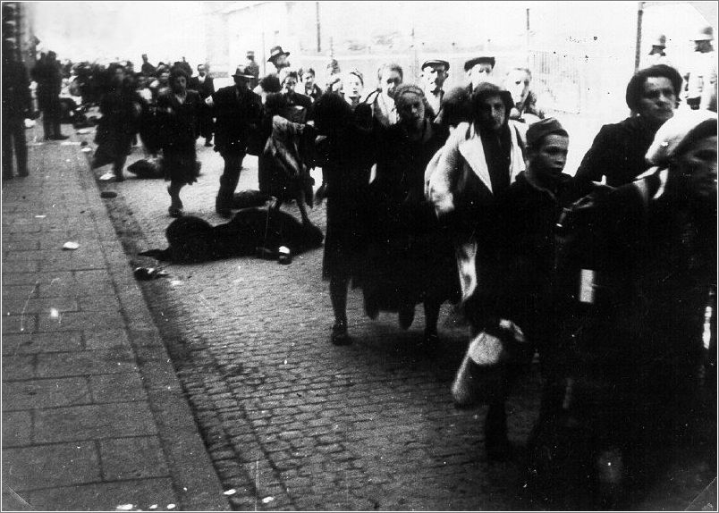 Forced deportation of Jews from Krakow